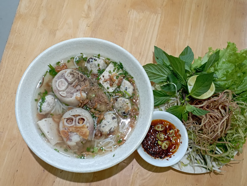 Bún riêu Tân Sơn Nhất, 179 Bạch Đằng, Phường 2, Tân Bình, Thành phố Hồ Chí Minh, Việt Nam