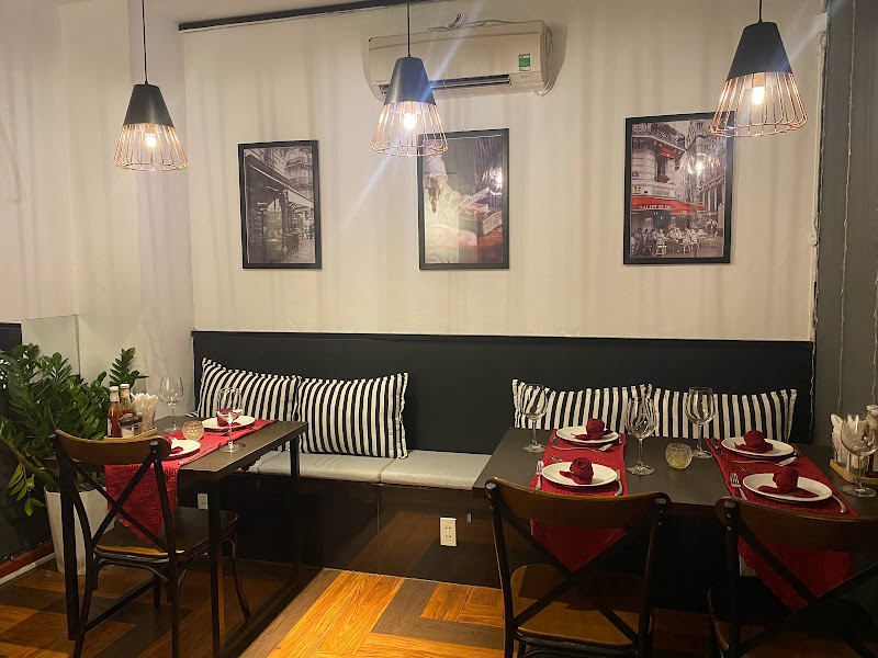 Fumo – Steak, Pasta & Bar, 220/1 Hai Bà Trưng, Tân Định, Quận 1, Thành phố Hồ Chí Minh, Việt Nam